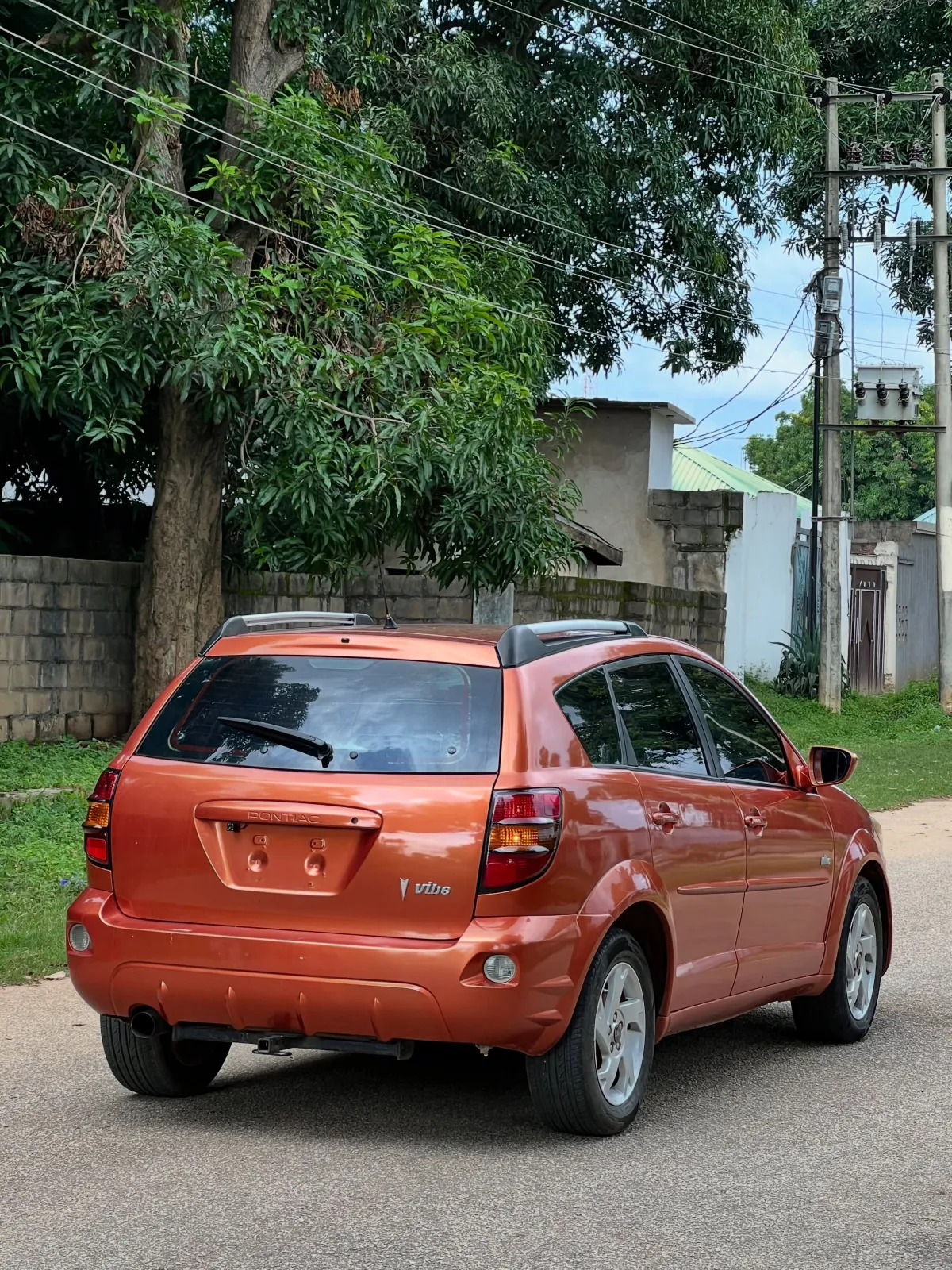Nice Pontiac Vibe - Image 6