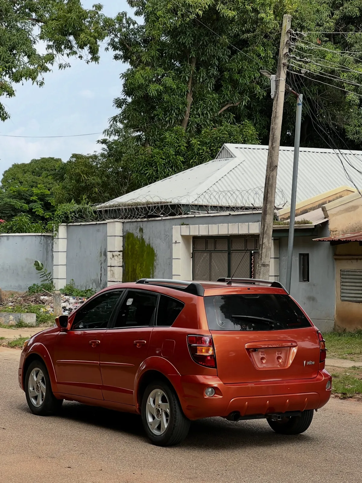 Nice Pontiac Vibe - Image 9