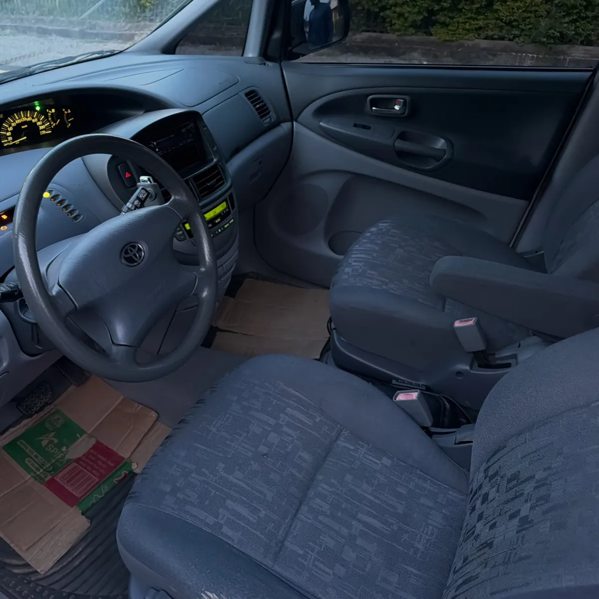 Tokunbo Toyota Previa - Image 7