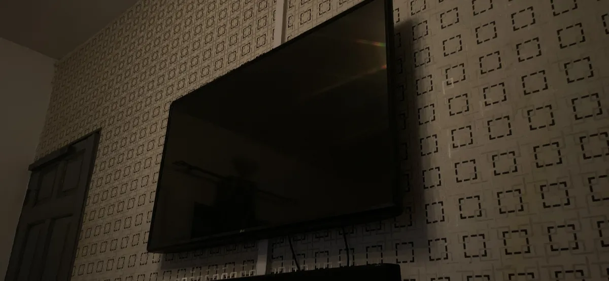 lg 50 inches smart tv - Image 1