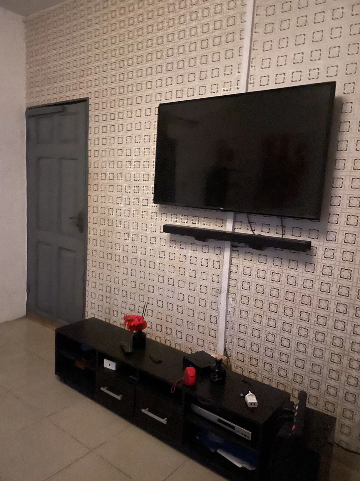 lg 50 inches smart tv - Image 2