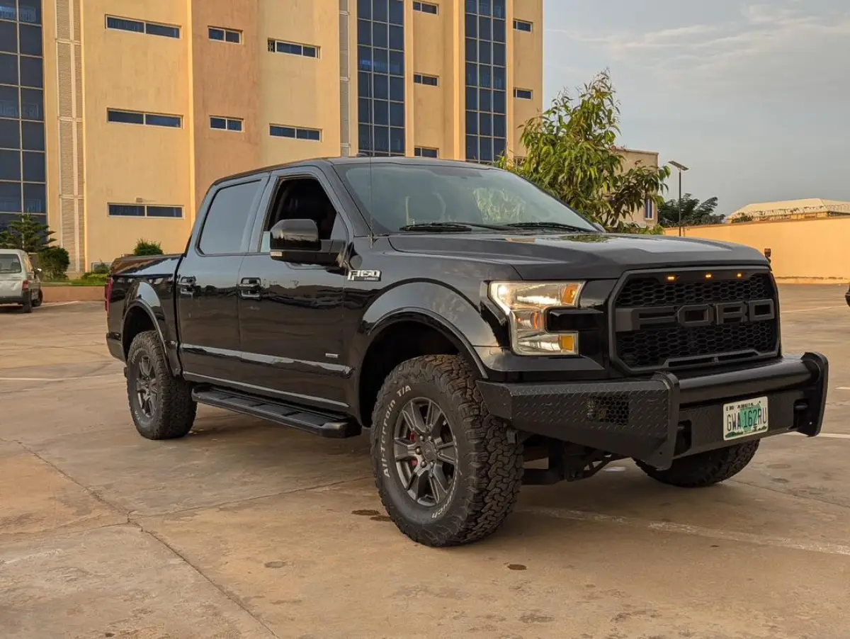 Ford Hilux 2021 - Image 1