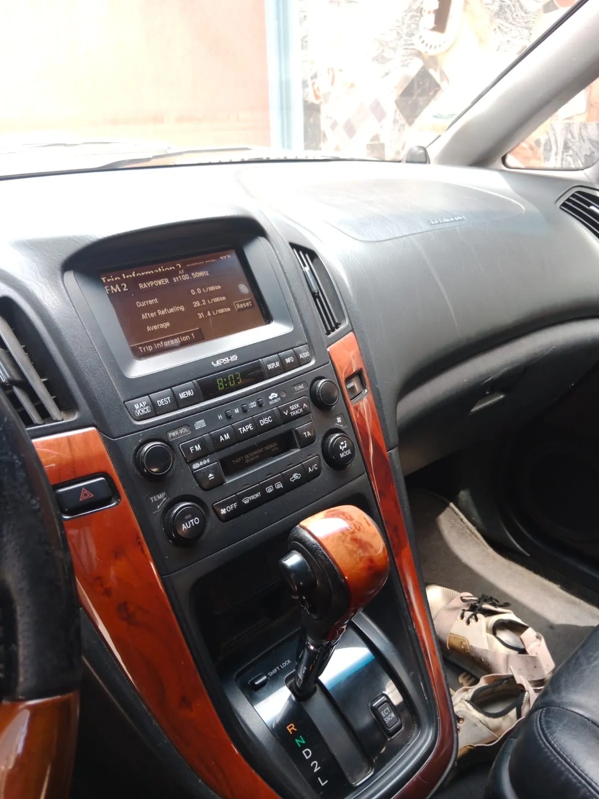 Lagos Cleared Foreign Used 2003 Lexus RX300(Accident Free) - Image 2