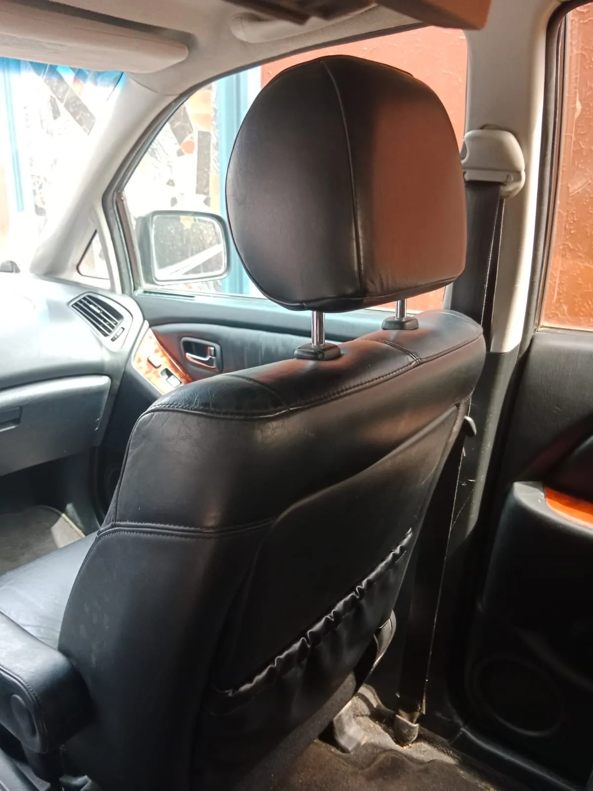 Lagos Cleared Foreign Used 2003 Lexus RX300(Accident Free) - Image 4