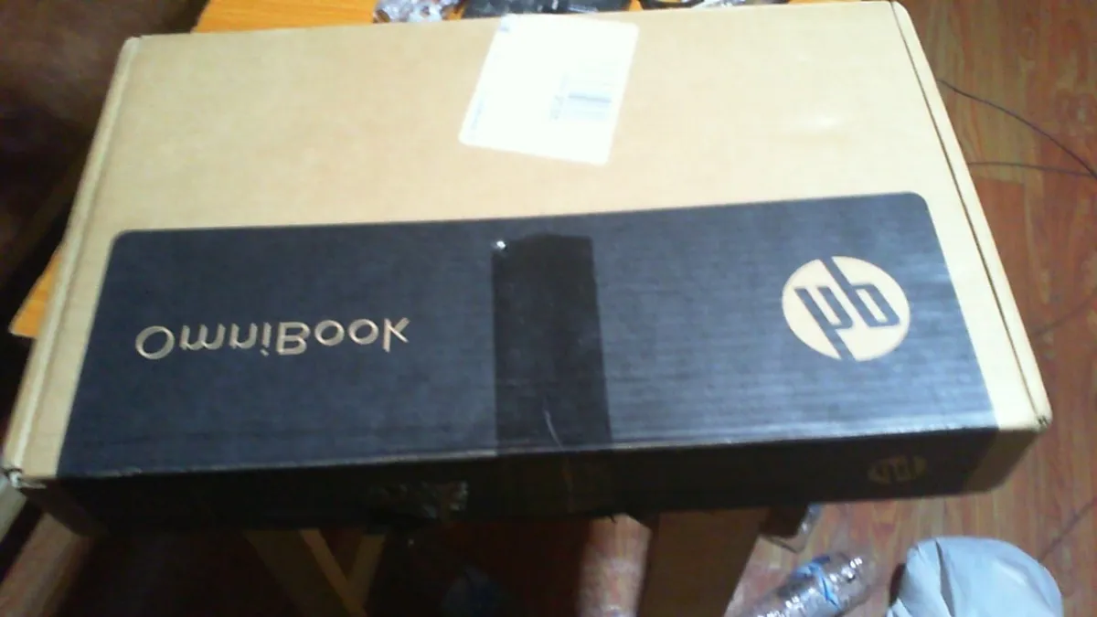HP OminiBook 5 Fliip laptop - Image 1