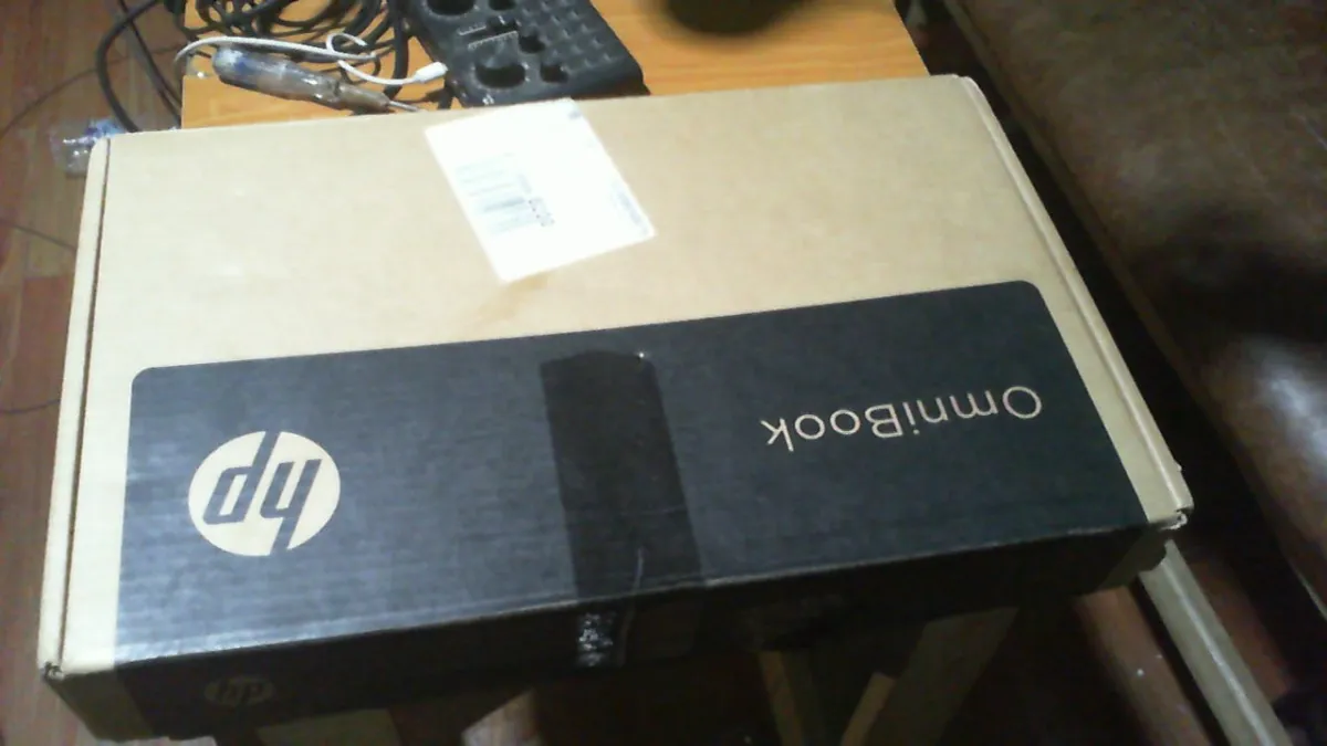 HP OminiBook 5 Fliip laptop - Image 4