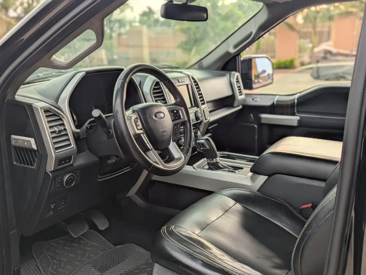 Ford Hilux 2021 - Image 8