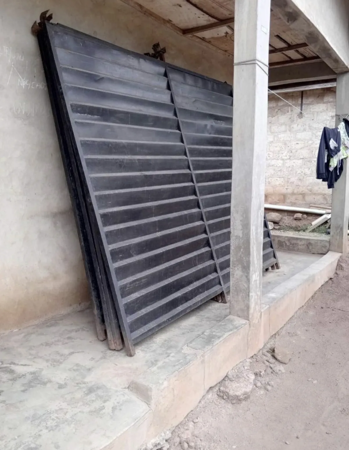 Metal Louvered Container for Sale 8-ft8 - Image 2