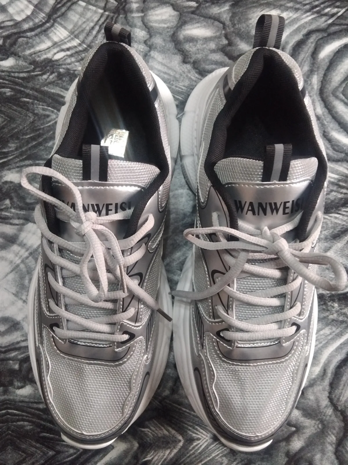 WANWEISI Silver Sneakers Size 45 - Image 2
