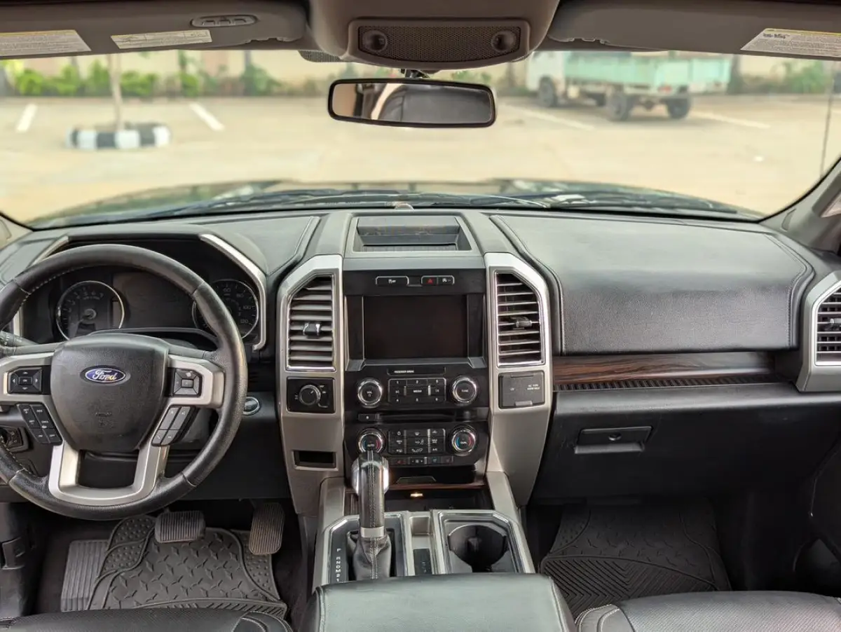 Ford Hilux 2021 - Image 12