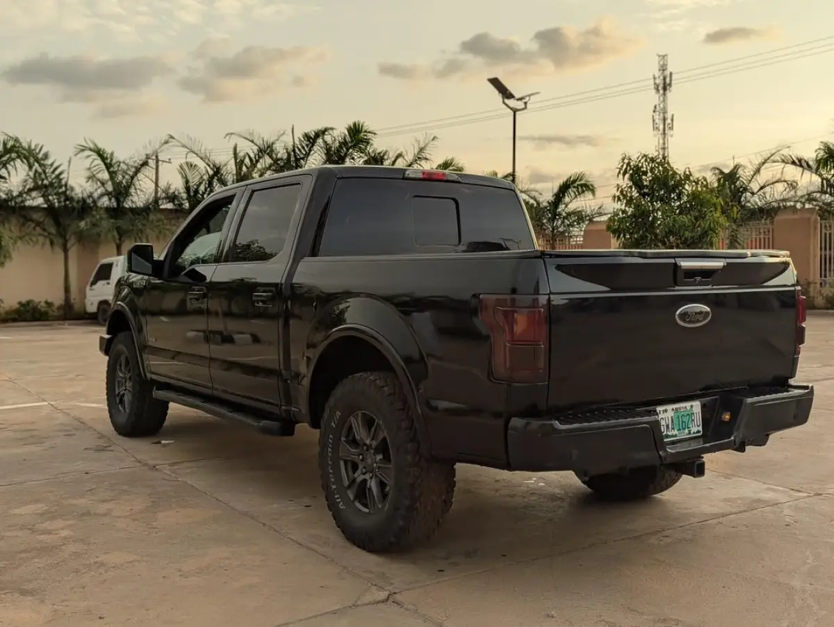 Ford Hilux 2021 - Image 13