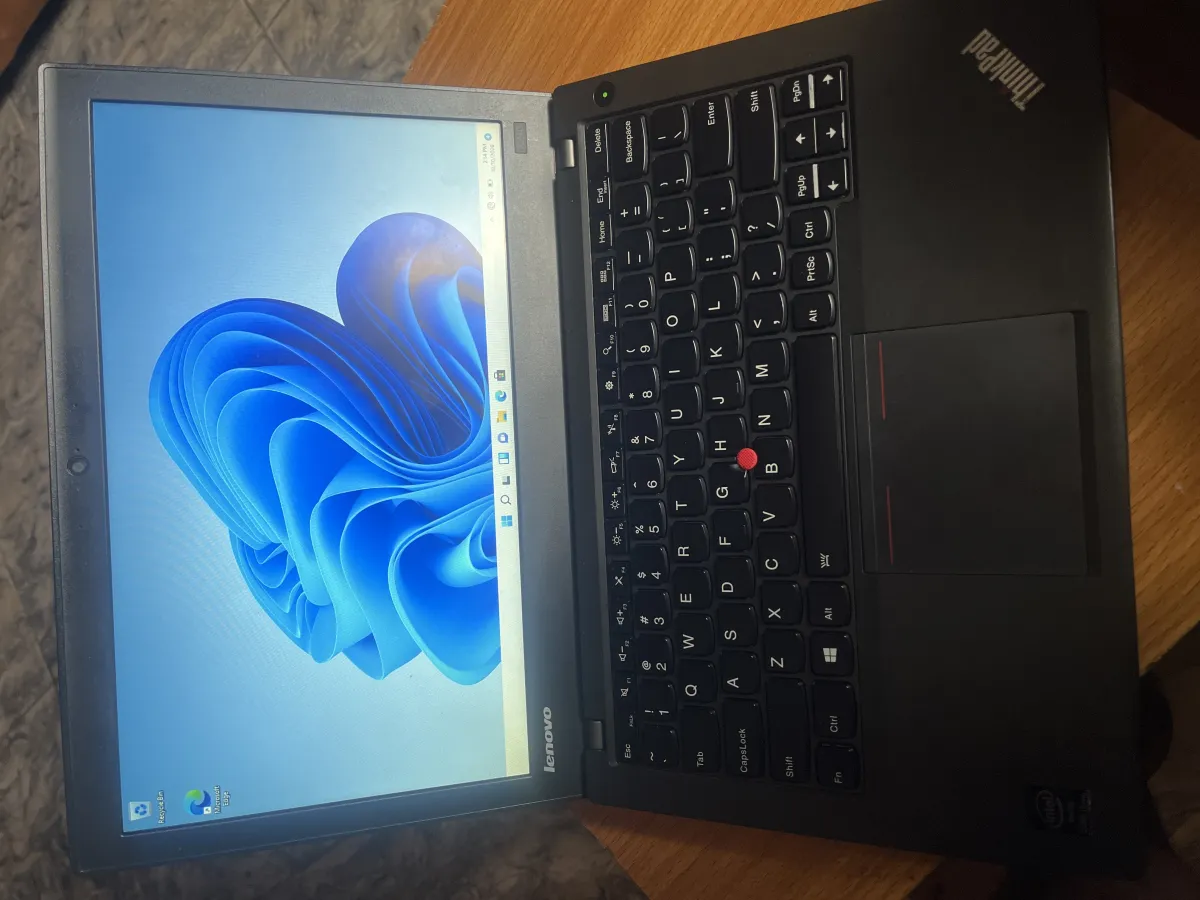 Lenovo thinkpad X240 - Image 1