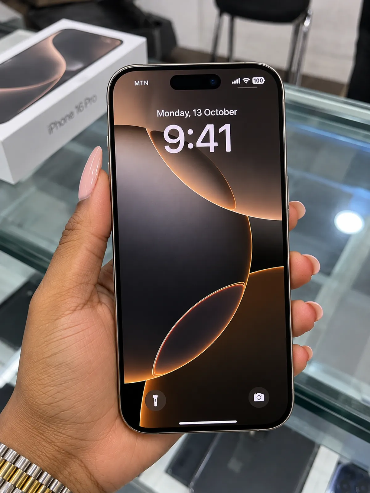 iPhone 16 pro - Image 2