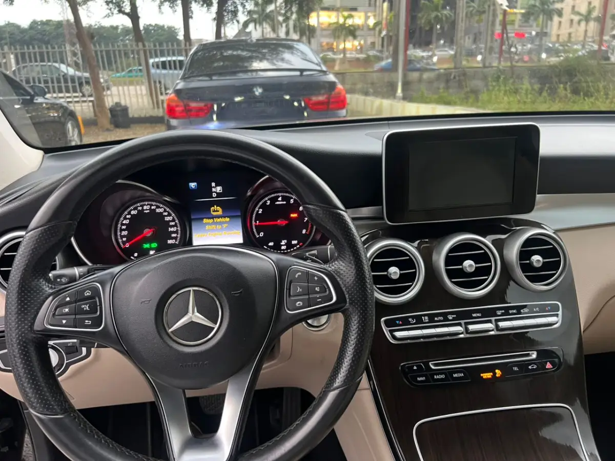 DIRECT BELGIUM 🇧🇪 MERCEDES BENZ GLC 2016 MODEL FULLEST OPTION - Image 9