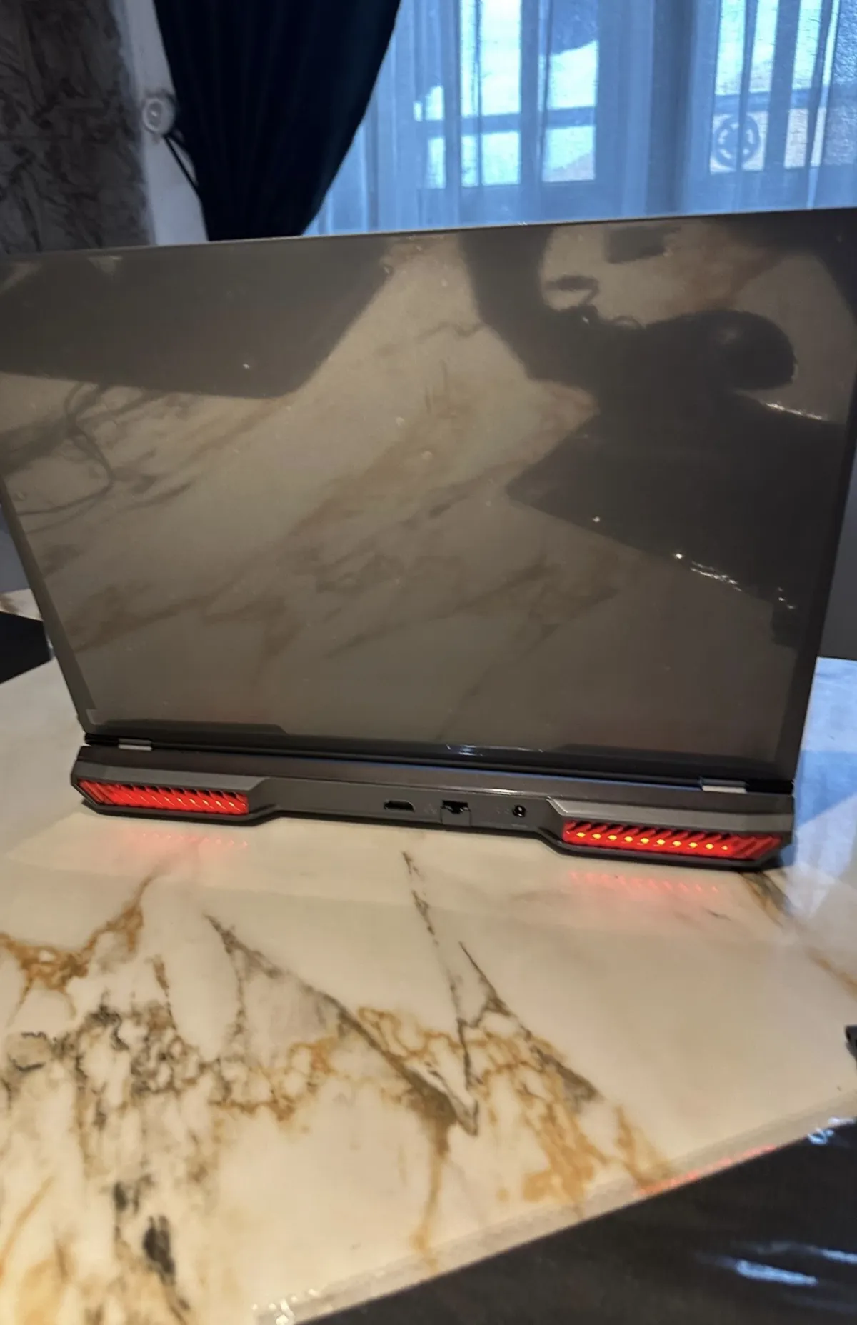 Ami gaming laptop - Image 1