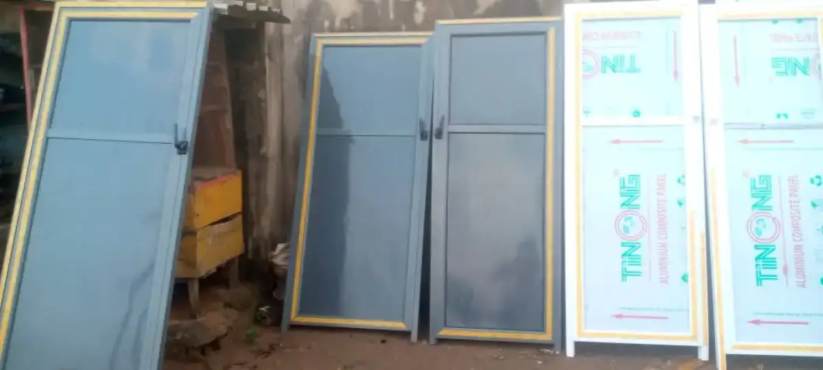 Aluminum Toilet Doors - Image 3