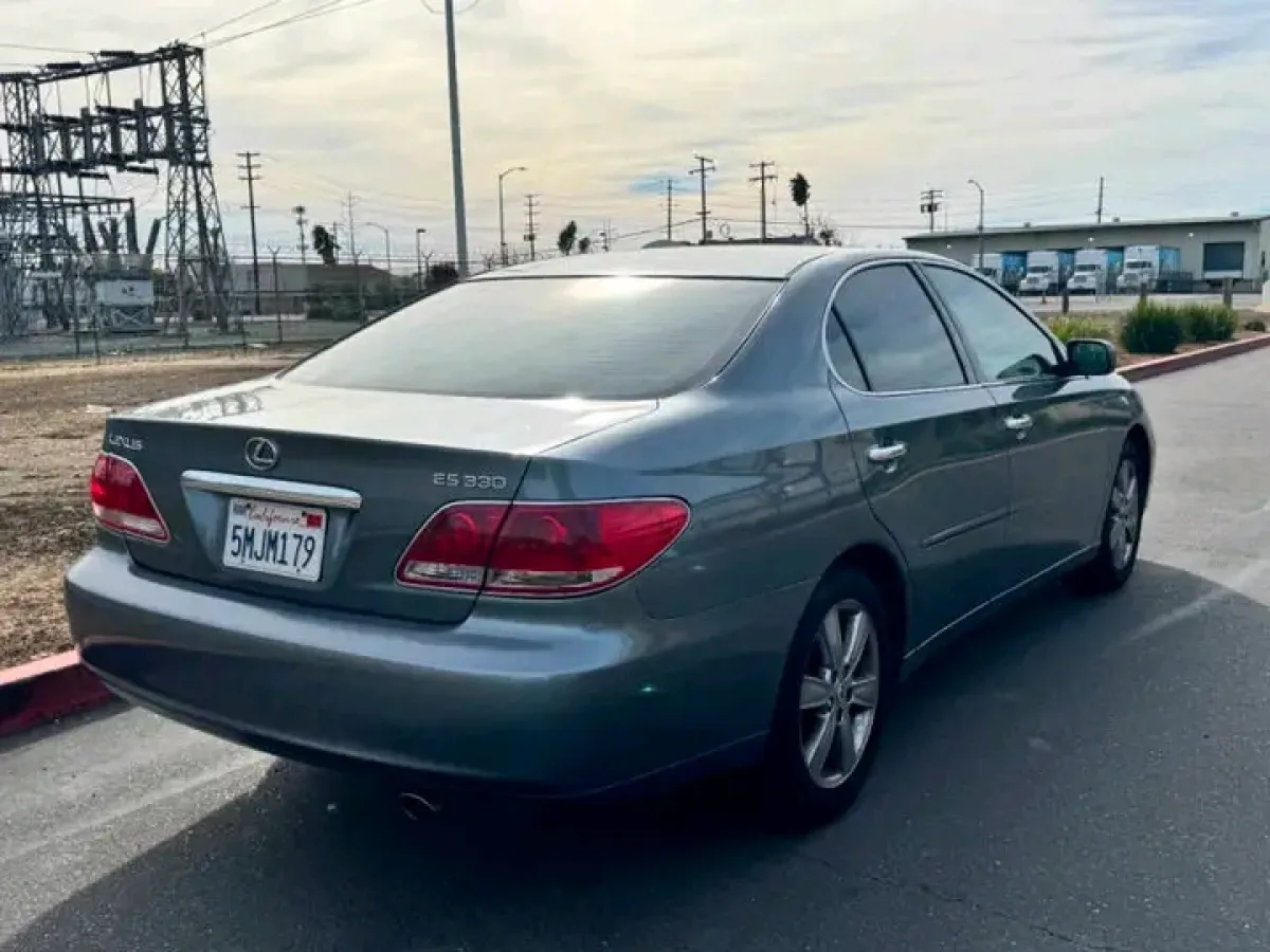 Super Clean Lexus Es Forsale - Image 2