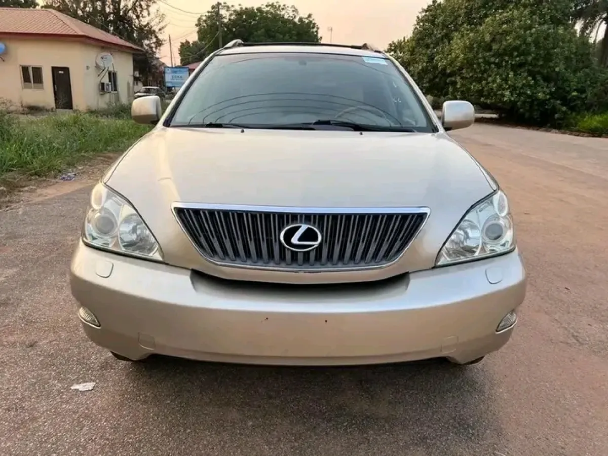Golden Lexus Rx For sale - Image 1