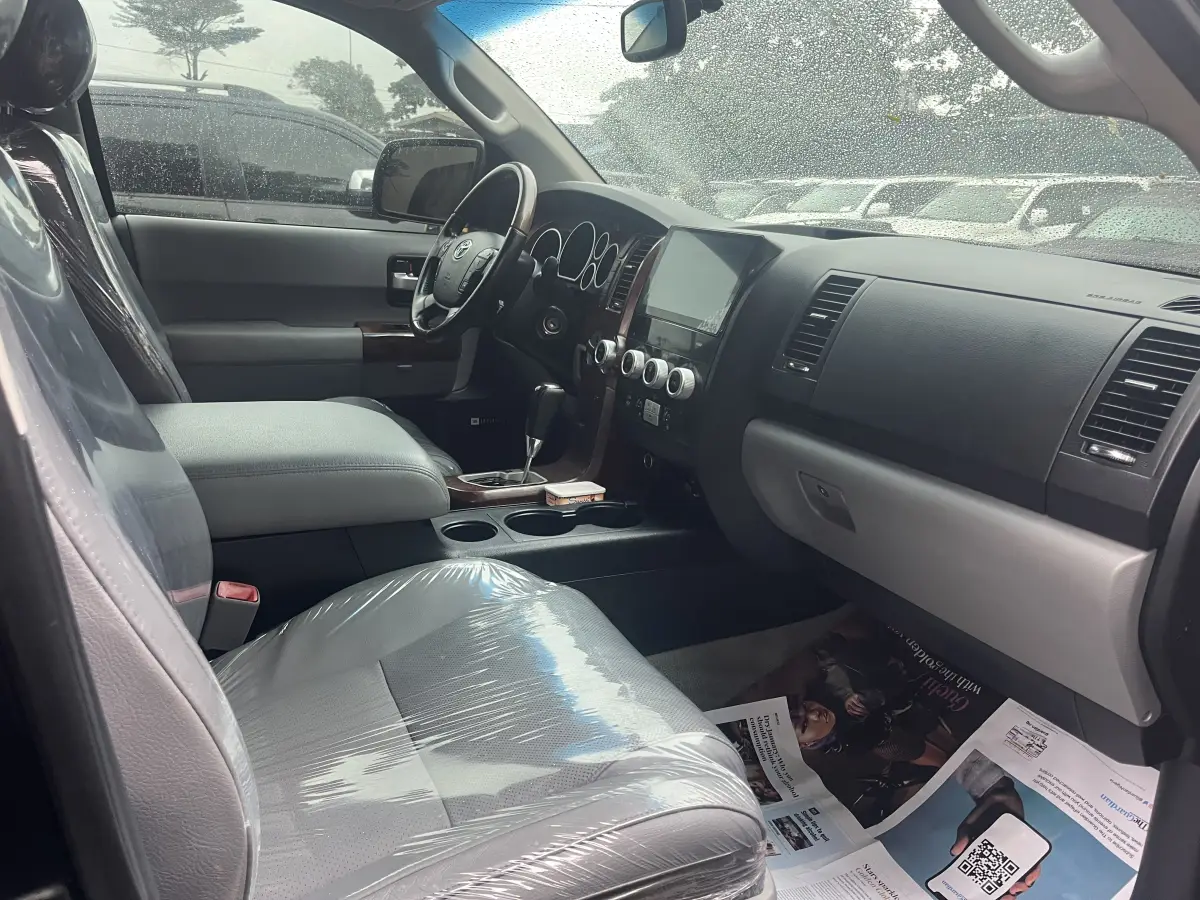 Foreign Used 2013 Toyota sequoia for sale - Image 4