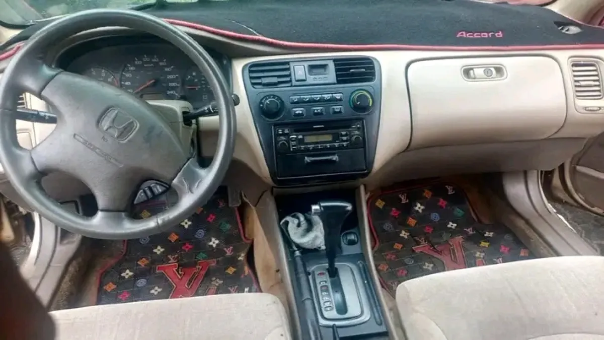 Car - Image 3
