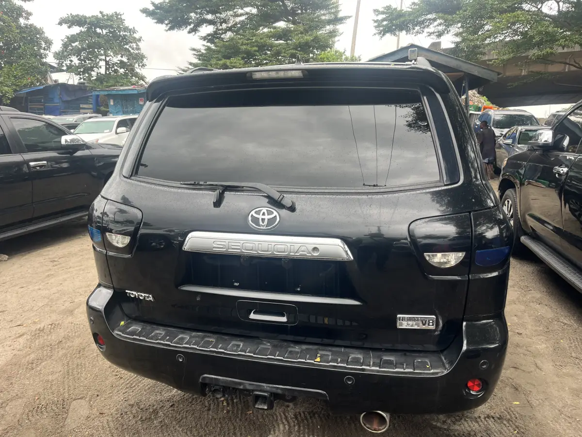 Foreign Used 2013 Toyota sequoia for sale - Image 8