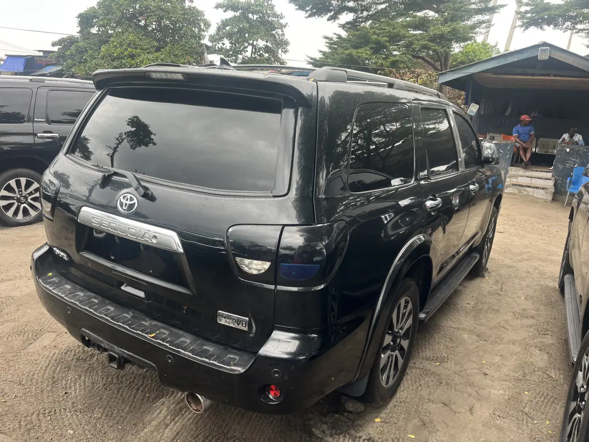 Foreign Used 2013 Toyota sequoia for sale - Image 9