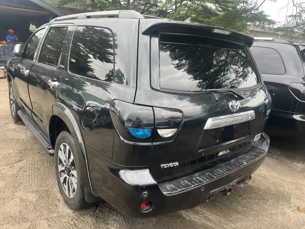 Foreign Used 2013 Toyota sequoia for sale - Image 10