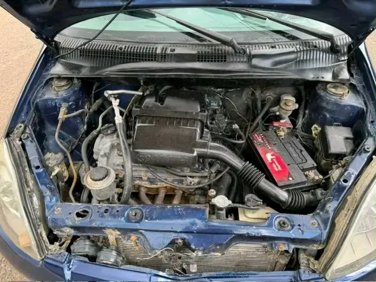 Toyota 2004 Yaris for sale - Image 6