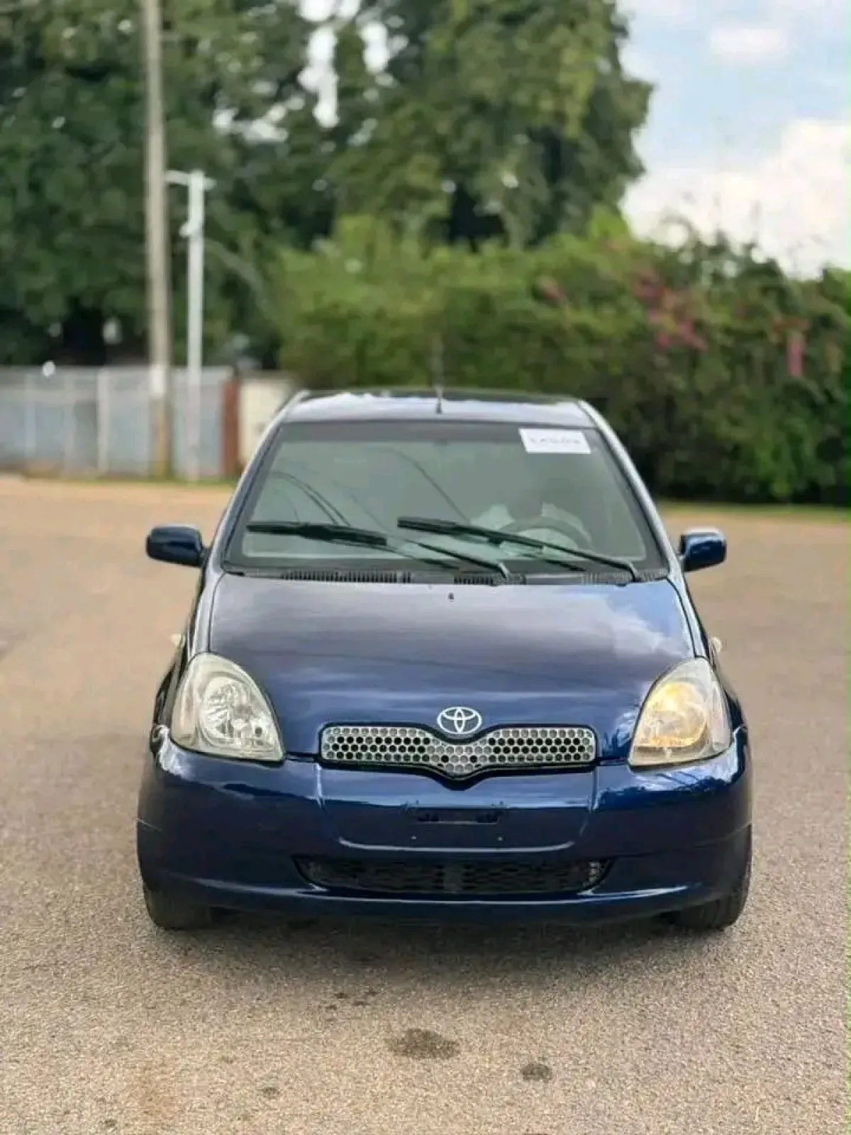 Toyota 2004 Yaris for sale - Image 1