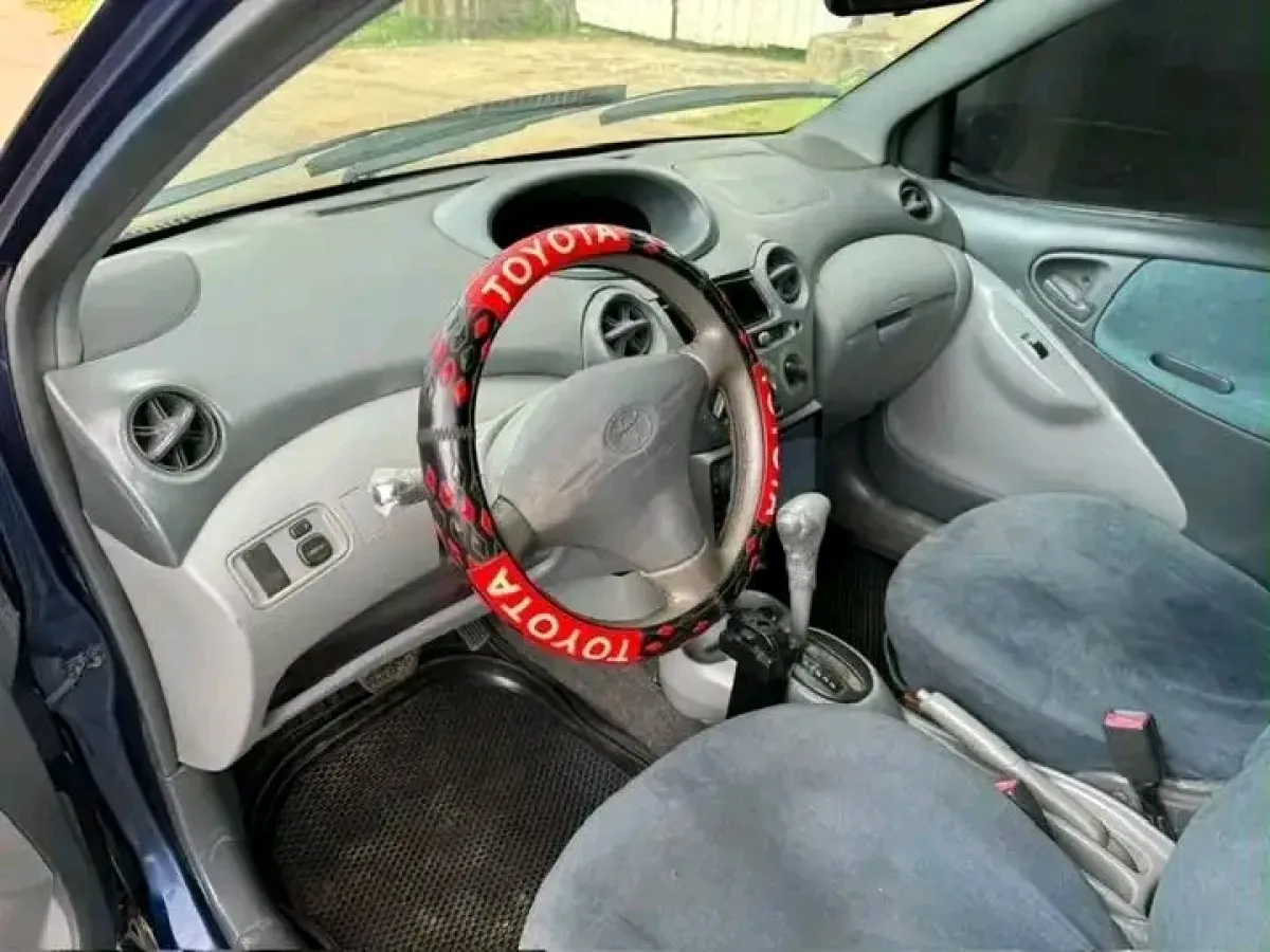 Toyota 2004 Yaris for sale - Image 3