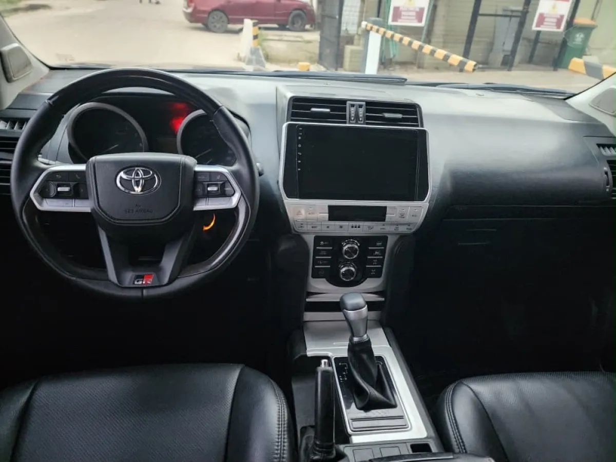 Clean Registered 2010 FaceLifted To 2022 Toyota LandCruiser Prado VX-L - Image 4