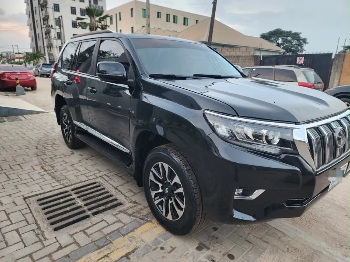 Clean Registered 2010 FaceLifted To 2022 Toyota LandCruiser Prado VX-L - Image 8