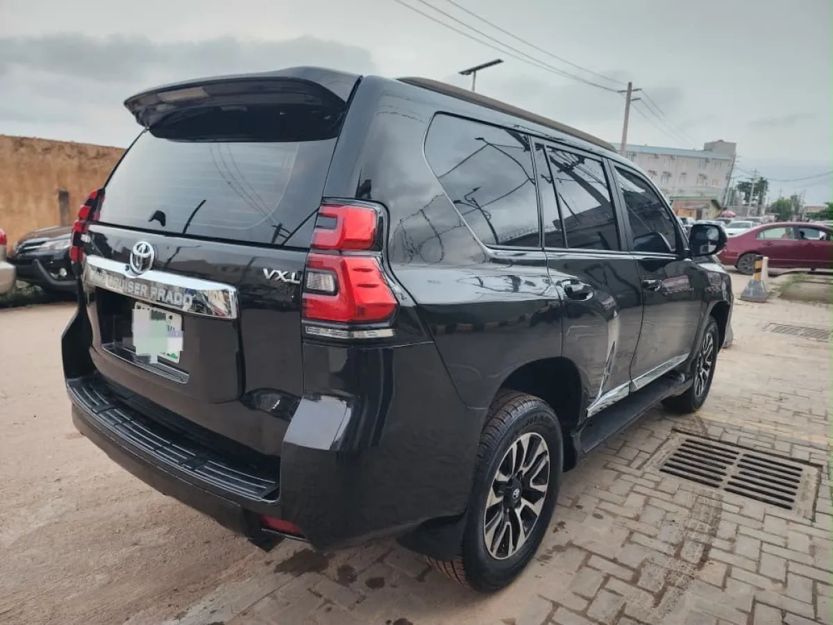 Clean Registered 2010 FaceLifted To 2022 Toyota LandCruiser Prado VX-L - Image 9