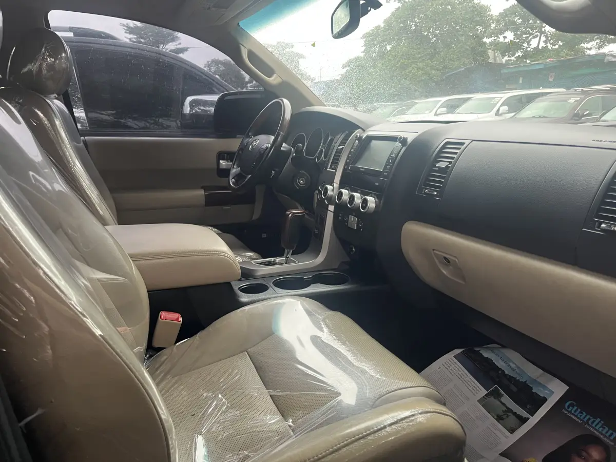 Foreign Used 2014 Toyota sequoia - Image 3