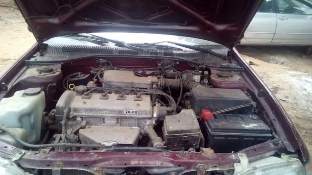 Tokunbo Toyota carina E - Image 4
