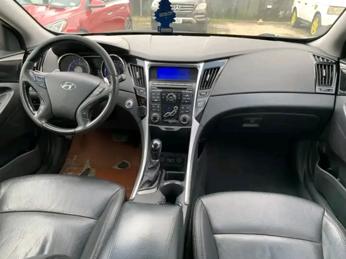Hyundai sonata - Image 2