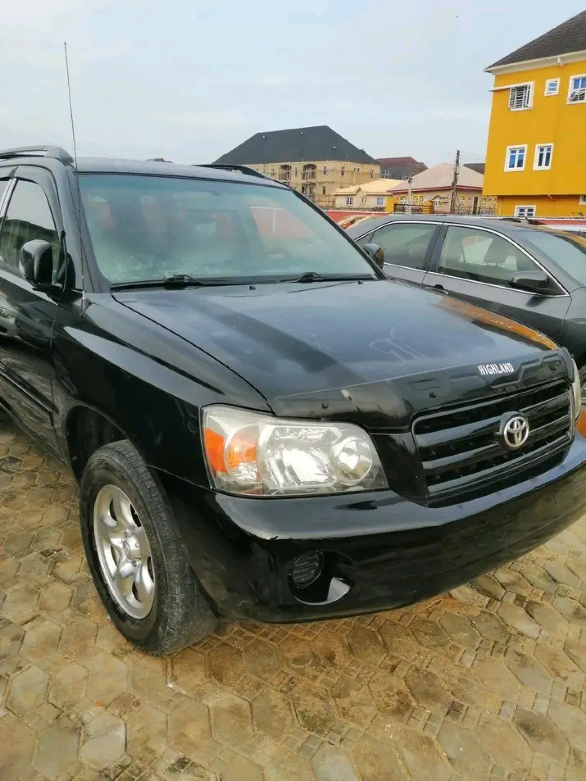 Toyota Highlander - Image 1