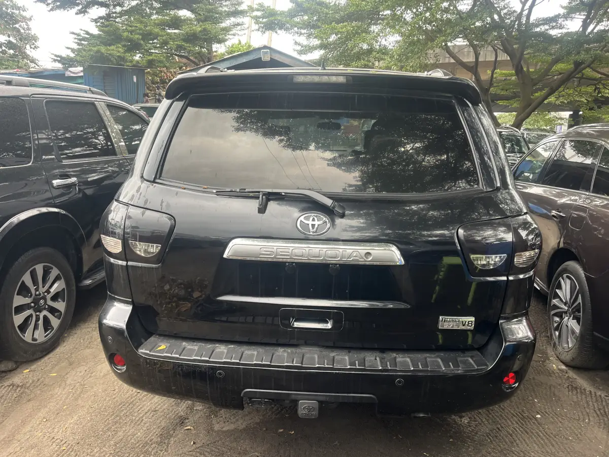 Foreign Used 2014 Toyota sequoia - Image 7