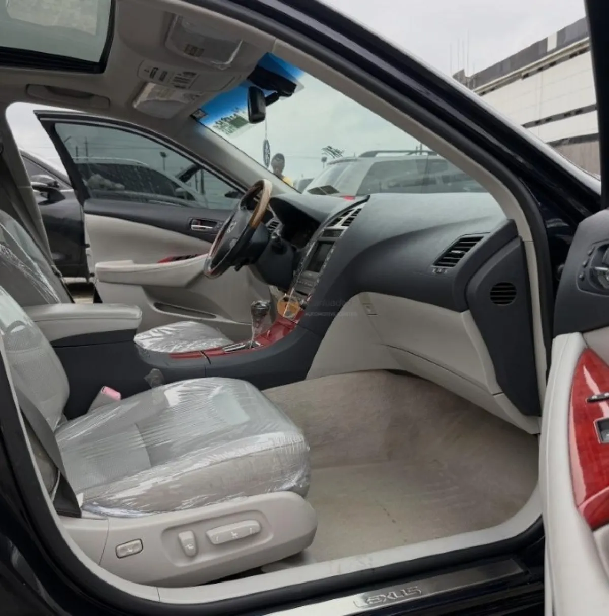 Lexus ES - Image 2
