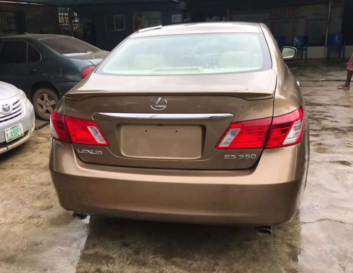 Lexus ES 350 - Image 6