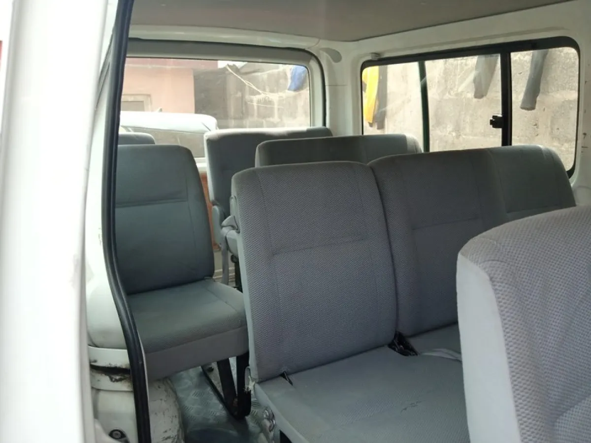 Tokunbo TOYOTA. Hiace Bus, Buy N Drive - Image 3