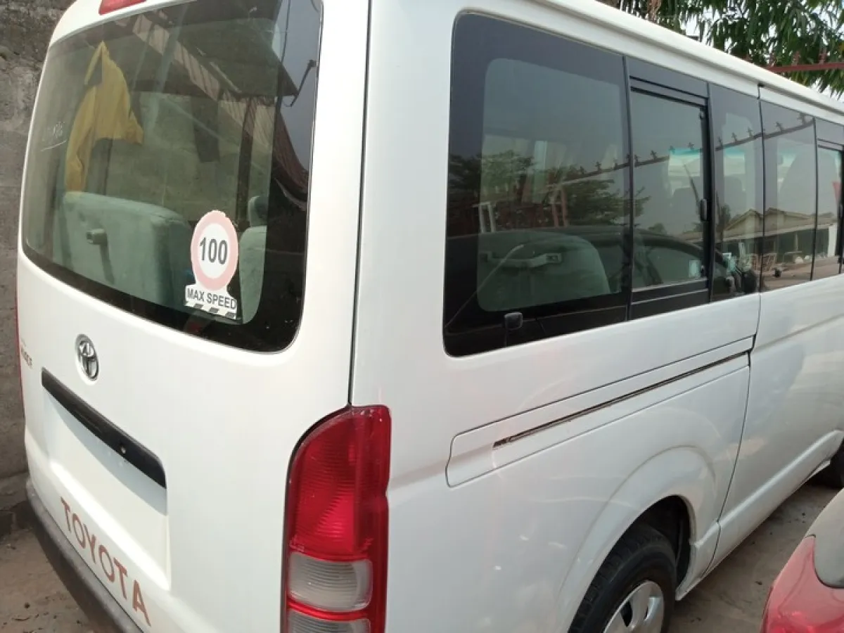 Tokunbo TOYOTA. Hiace Bus, Buy N Drive - Image 6