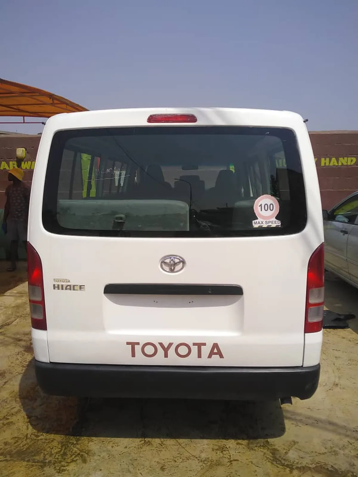 Tokunbo TOYOTA. Hiace Bus, Buy N Drive - Image 7