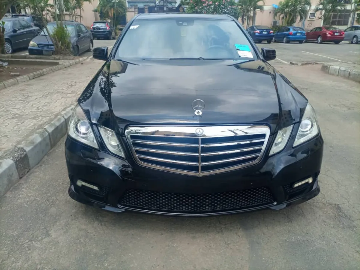 2011 Mercedes Benz E350 - Image 2