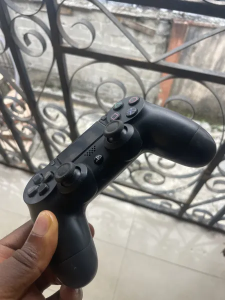 Uk used PS4 game pad