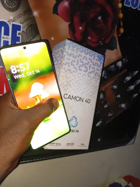 Tecno camon40