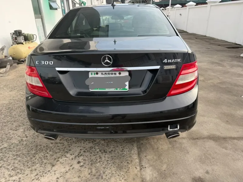 Pure First Body 2010 MB C300 4Matic