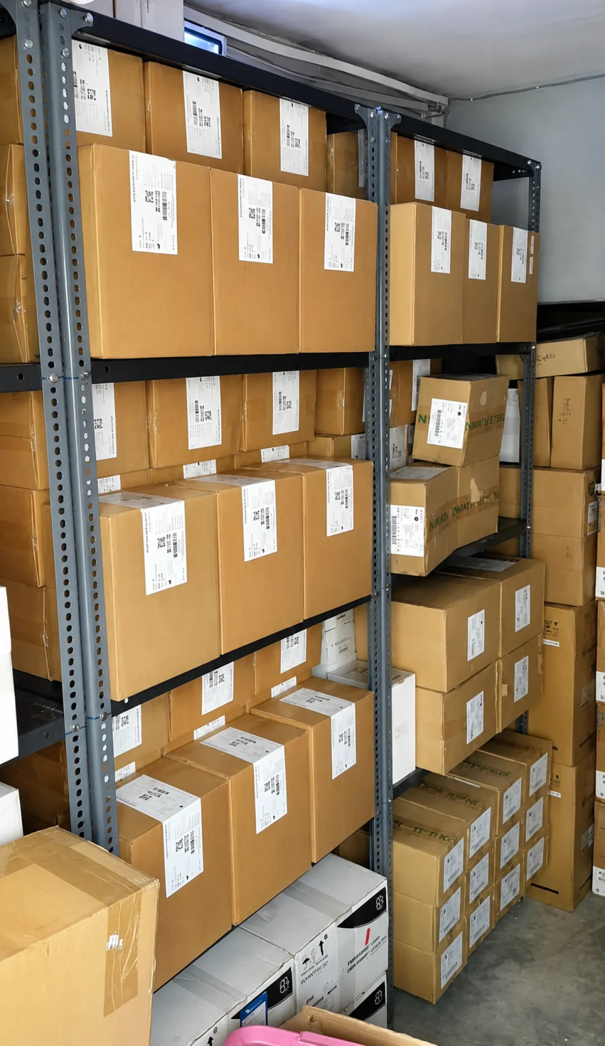 Metal shelves - Image 1