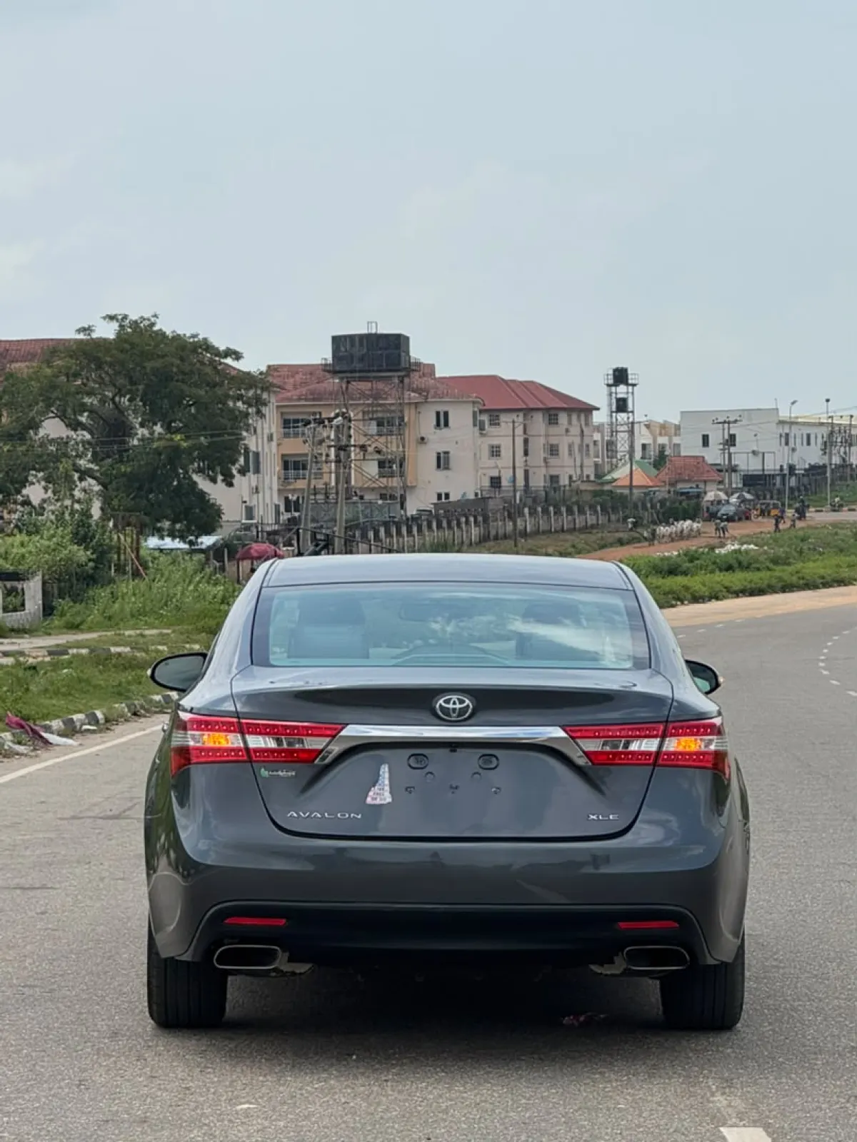Toyota Avalon xle - Image 3