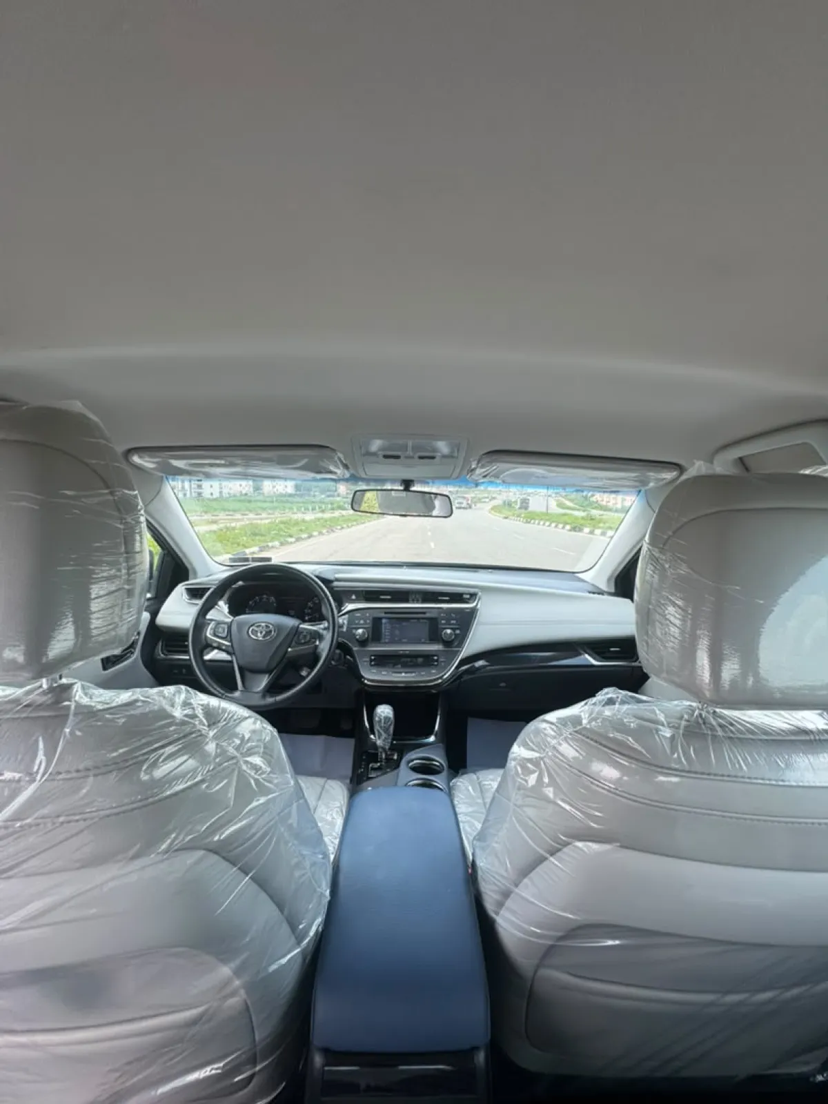 Toyota Avalon xle - Image 5